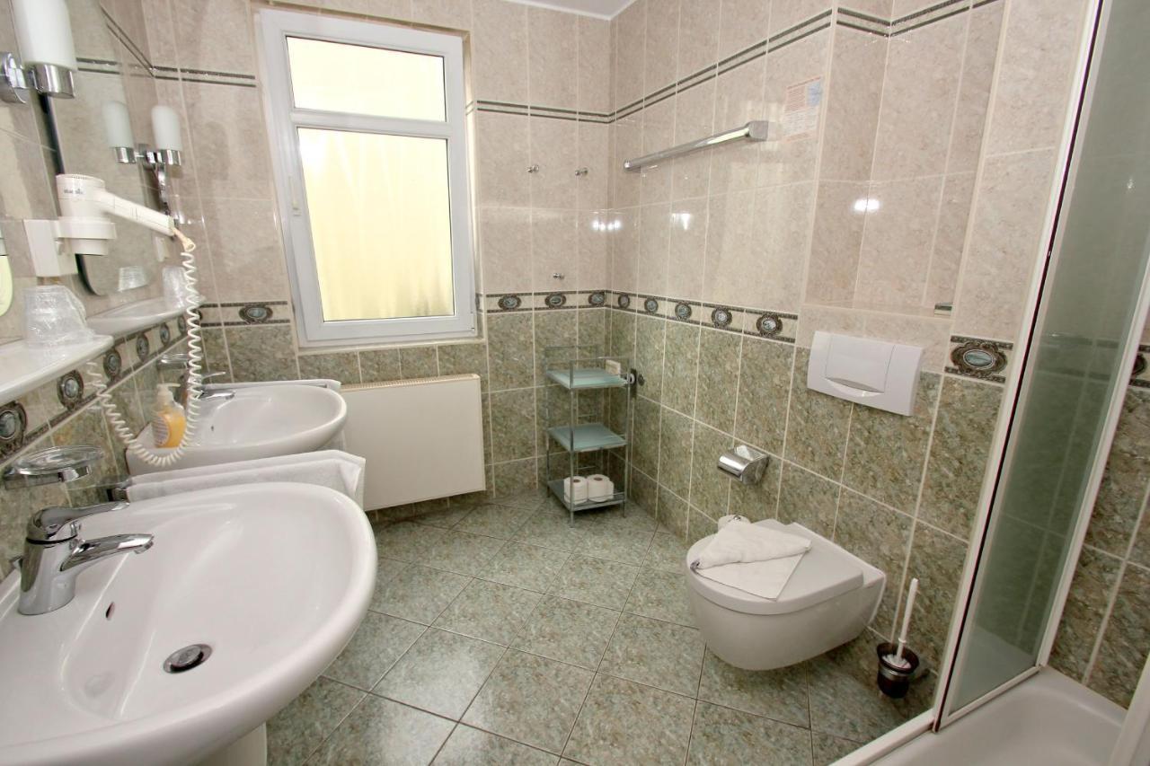 Mit Meerblick Und Balkon, Gratis Nutzung Vom Ahoi Erlebnisbad Und Sauna In Sellin - Meeresblick Fewo 35 Гёрен Экстерьер фото